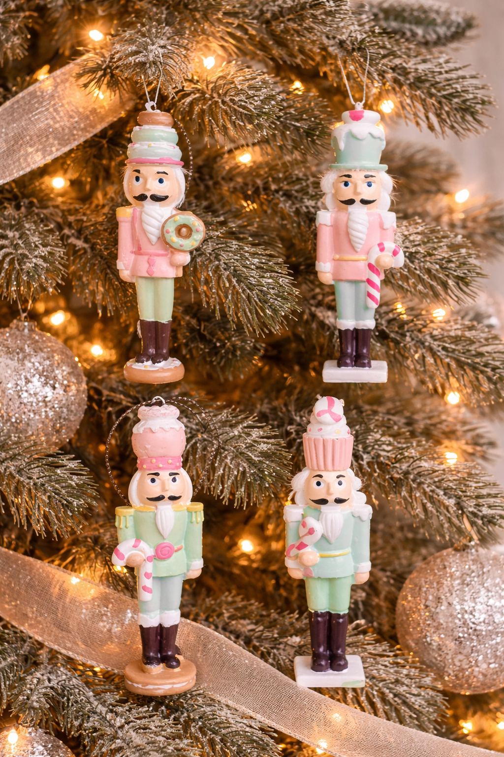 🎄 Set of 4 Nutcracker Ornaments – Classic Christmas Tree Decorations