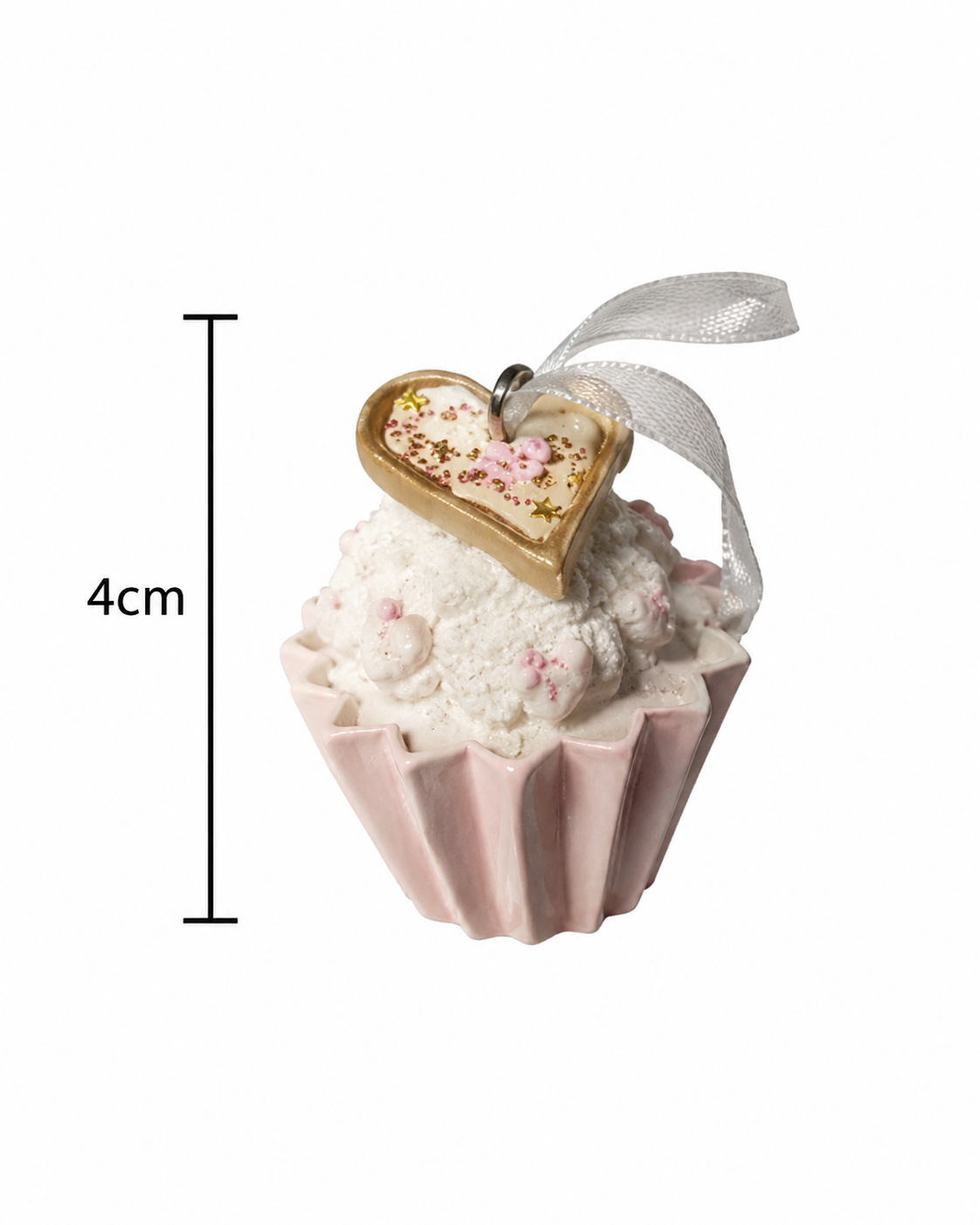 Pink and white cupcake ornament with a gold heart charm on a white background with a measurement arrow showing 4cm high