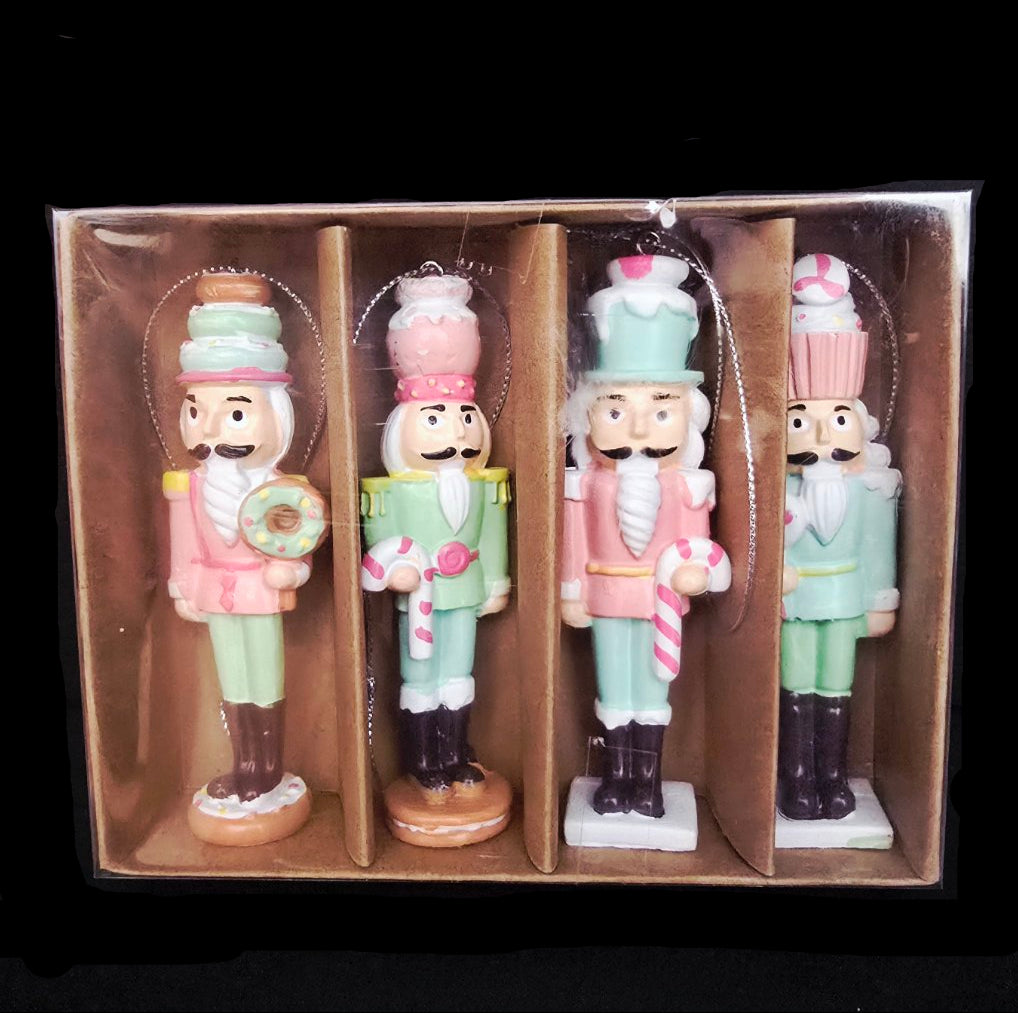 🎄 Set of 4 Nutcracker Ornaments – Classic Christmas Tree Decorations